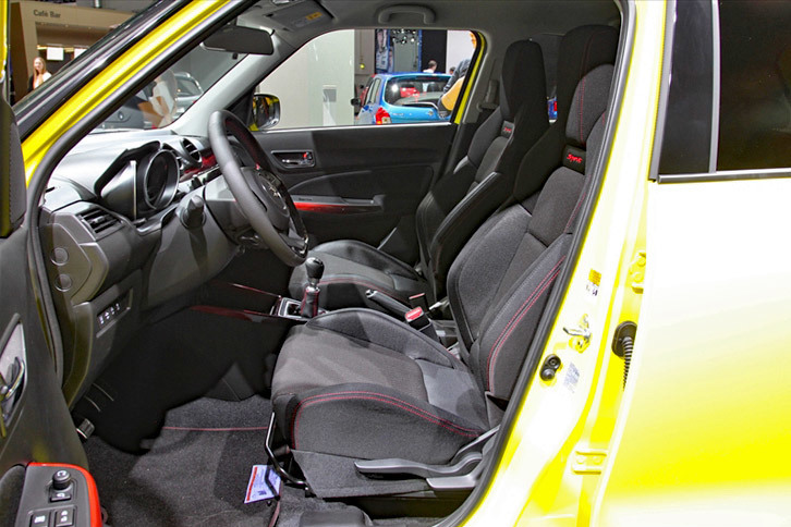 スズキ・スイフトスポーツ（フロントシート）