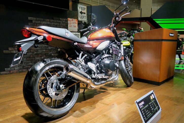 「Z900RS」のリアビュー。