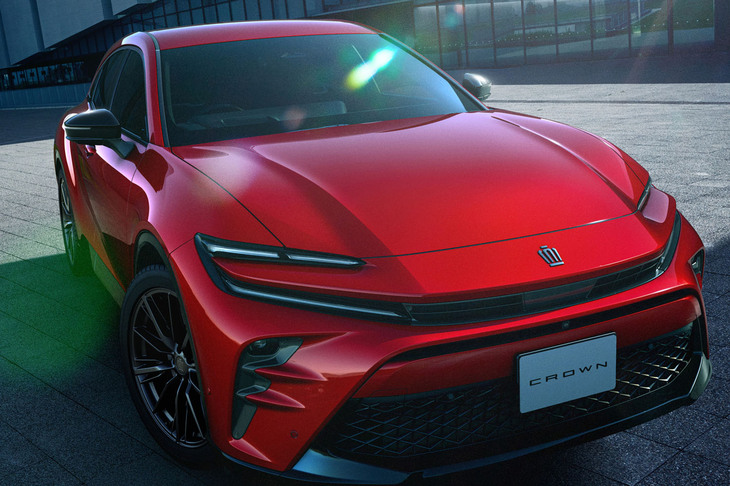 トヨタ・クラウン スポーツRS