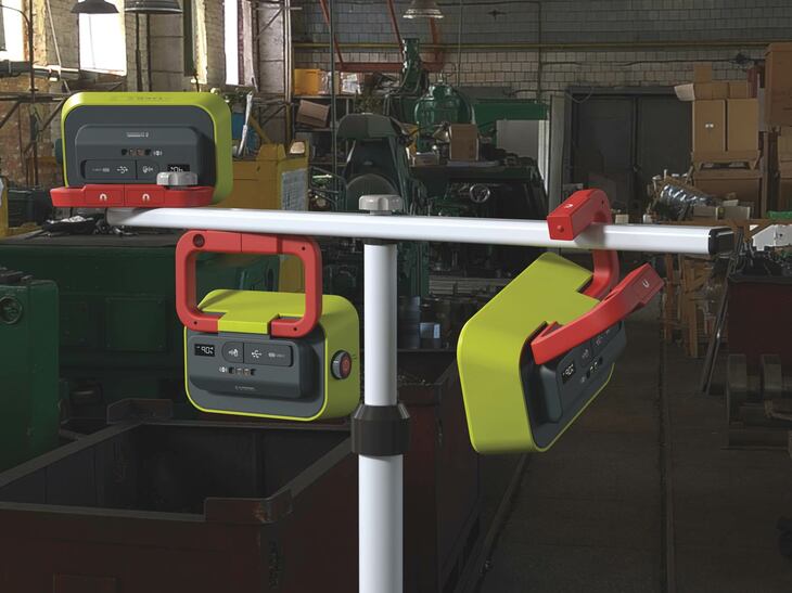 Floodはマグネット内蔵のアームによりさまざまな箇所への配置が可能となるほか、防水性にも優れる。