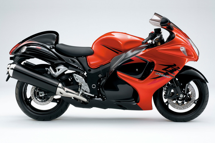 2008年に登場した「HAYABUSA1300」。排気量は初代の1299ccから1340ccにアップ。最高出力も197PSに高められていた。