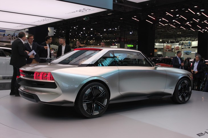 プジョーeレジェンドコンセプト