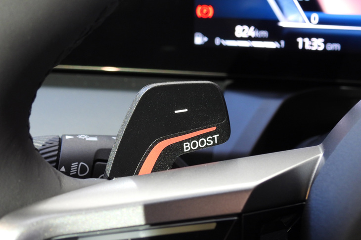 BMW X3 20d xDrive Mスポーツ（ステアリングパドル）