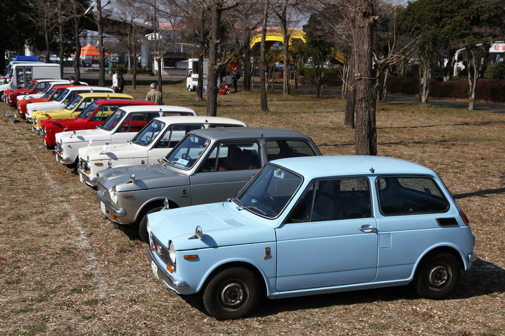 1967年に登場した、ホンダ初の軽乗用車だった「ホンダN360」シリーズ。通称“NI（エヌワン）”こと初期型から最終型の「N III 360」までがそろった。