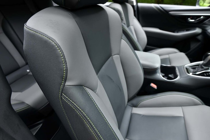 スバル・レガシィ アウトバックX-BREAK EX（フロントシート）