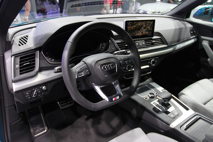 アウディQ5（インテリア）