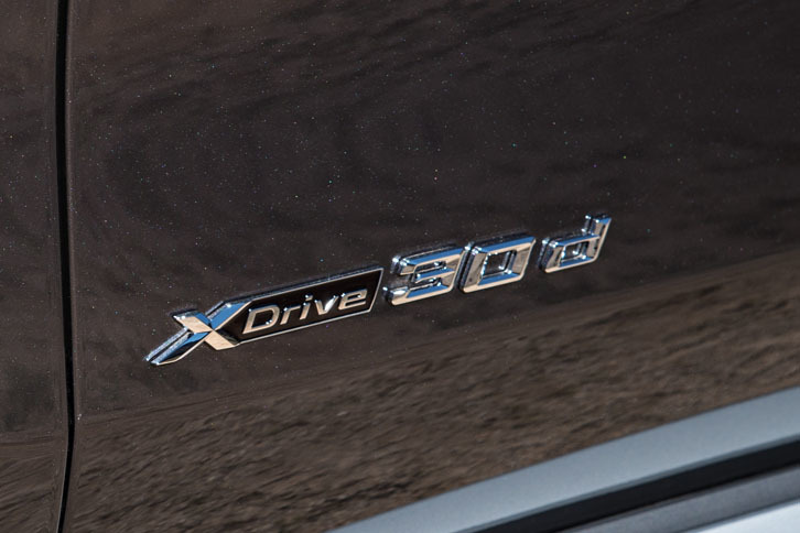 まずは「xDrive 30d」に試乗。搭載される3リッター直6ディーゼルターボエンジンは、265psと620Nmを発生する。
