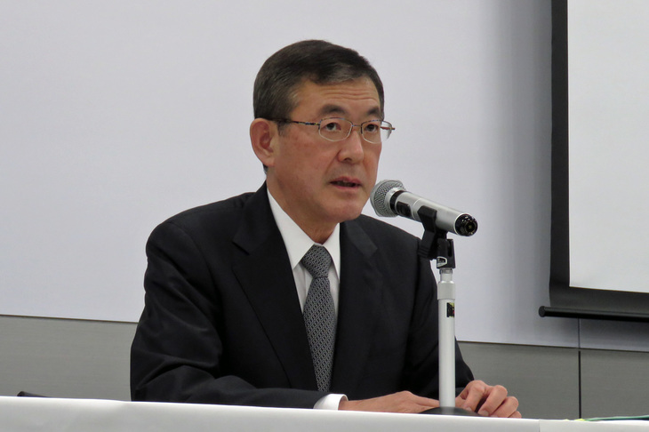 記者会見に臨むスバルの吉永泰之代表取締役社長。