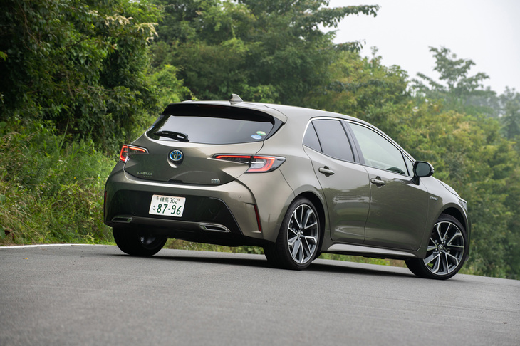 ボディーカラーは全8色の設定。テスト車のボディーカラーは「オキサイドプロンズメタリック」。