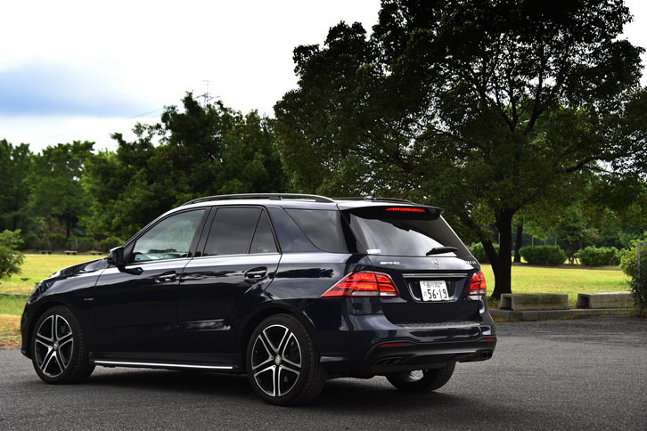 試乗車のボディーカラーはカバンサイトブルー。