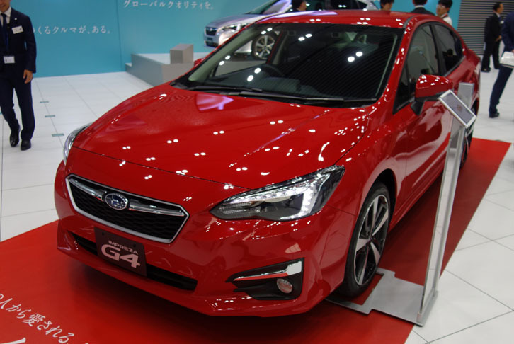 「インプレッサG4」。写真のボディーカラーは「ピュアレッド」。