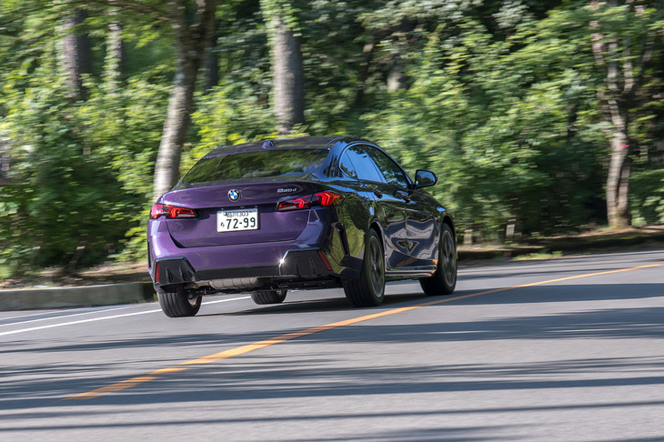 ハンズオフ機能付きの渋滞運転支援機能はオプションの「テクノロジーパッケージ」で装着できる。仮に選ばなくてもアダプティブクルーズコントロールやステアリング＆レーンコントロールアシストなどは標準で備わっている。
