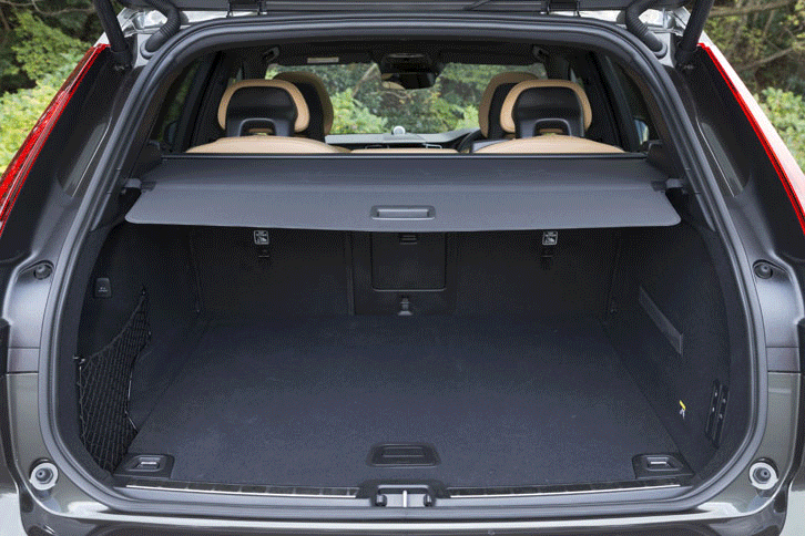 荷室の容量は505リッター。後席の背もたれを前方に倒すことで、最大1432リッターまで拡大できる。（写真をクリックすると荷室のアレンジが見られます）