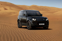 「ランドローバー・ディフェンダー」を真っ黒に仕立てた限定車「ダブルオーブラックエディション」登場の画像