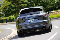 ポルシェ・カイエン ターボS Eハイブリッド