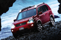 「日産エクストレイル」に新グレード追加、装備見直しも