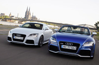 「TT RS」は最高出力340PSを発生する2.5リッター直5ターボエンジンを搭載。本国仕様には「ロードスター」の設定もあったが、日本に導入されたのは「クーペ」のみだった。