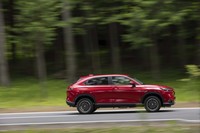 「G」の4WD車のWLTCモード燃費は15.6km/リッター。ハイブリッドの4WD車は22.0km/リッター。