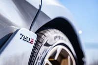 「750S」は、2017年3月に登場した「720S」の改良進化版で、車両本体価格は3930万円。高性能モデルが名を連ねるマクラーレンのスーパースポーツシリーズに位置づけられている。