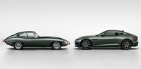 1961年に登場した「E-TYPE」（左）と、同車の誕生60周年を祝う「F-TYPE HERITAGE 60 EDITION」（右）。