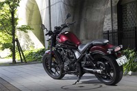 2021年3月に販売がスタートした「ホンダ・レブル1100 Dual Clutch Transmission（以下DCT）」。ATではなくコンベンショナルなMTが採用された「レブル1100」も同年5月に発売された。