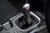 搭載される6段MTユニットは先代モデルと同じPK4型。操作感は上々だ。