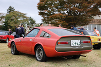 「フライングペガサス／グリフォン」。一見したところテールゲートがありそうだが、存在しない。アルミホイールはオリジナル、リアコンビネーションランプは初代「ダットサン・サニー」の後期型用、ドアハンドルは3代目「トヨペット・クラウン」用の、なんとインナードアハンドルという。