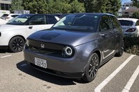 試乗できたのはこちらの「モダンスティール・メタリック」のクルマ。イベントには筆者が1人で参加したので今回はクルマが走っている写真はない。