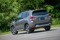 2012年以来のフルモデルチェンジを受け、5代目へと進化した「スバル・フォレスター」。その商品コンセプトは「世代を超えて元気で若々しく活動的な気持ちを駆り立てるクルマ」だ。