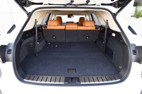 3列目シートを格納した様子。ご覧のようにフラットな積載スペースが得られる。