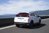 今回は、高速道路を中心に約570kmを試乗。燃費は満タン法で12.4km/リッター、車載の燃費計で12.5km/リッターを記録した。燃料タンクの容量は60リッター。