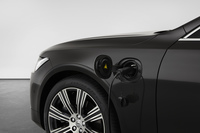 ボルボが「V90／V90クロスカントリー」に48Vマイルドハイブリッド搭載車を設定の画像