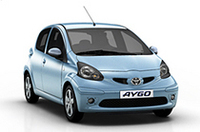 
	【写真上】新型「スマート・フォーツー」
	【写真下】欧州で「トヨタ・アイゴ」は1リッター（68ps）ユニットを搭載して販売されている。
	 