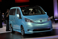 「e-NV200」の祖となる「e-NV200コンセプト」。2012年のデトロイトモーターショーでお披露目された。