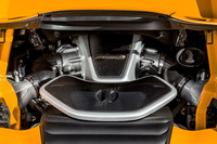 3.8リッターV8ツインターボエンジンは、2013年モデルのクーペと同様、625ps/7500rpmと61.2kgm/3000-7000rpmを発生。