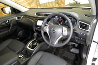 日産エクストレイルにハイブリッドモデル登場の画像