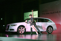 発表会は、クラシックバレエダンサーの橘るみさん、三木雄馬さんによるバレエパフォーマンスとともに開会した。