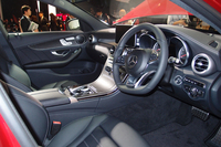 「C200ステーションワゴン スポーツ（本革仕様）」の前席まわり。