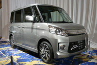 こちらは、専用のエクステリアパーツを装備したドレスアップ仕様の「スペーシア カスタム」。2013年夏の発売が予定される。