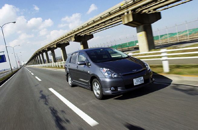 【スペック】全長×全幅×全高＝4550×1695×1590mm/ホイールベース＝2750mm/車重＝1310kg/駆動方式＝FF/1.8リッター直4DOHC16バルブ（132ps/6000rpm、17.3kgm/4200rpm）/車両本体価格＝189.8万円（テスト車＝232.4万円）