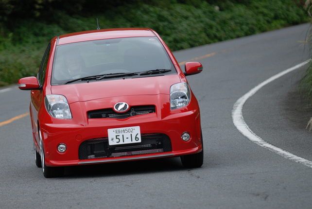 【スペック】ヴィッツTRDターボM：全長×全幅×全高＝3800×1695×1505mm／ホイールベース＝2460mm／車重＝1070kg／駆動方式＝FF／1.5リッター直4DOHC16バルブ（150ps/6000rpm、20.0kgm/4800rpm）／価格＝221万5500円（テスト車＝303万2400円）
