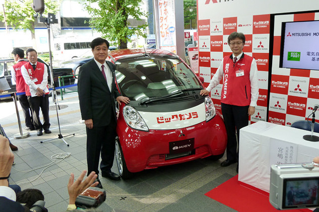 広島発！三菱EVアイミーブG スタッドレスタイヤ付　バックカメラ TV ドラレコ 三菱とビックカメラ、「i-MiEV」の普及で協力 【ニュース】 - webCG