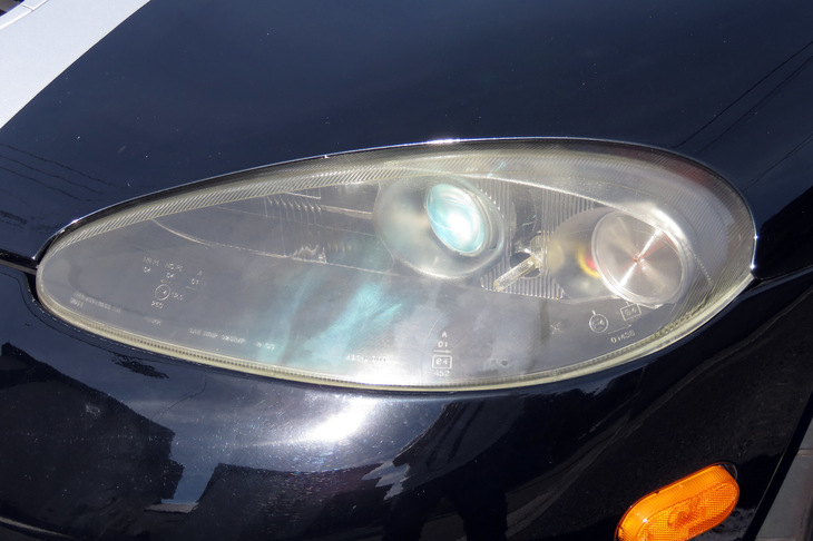 友の言い分だと、「『バイパー』のランプ、昼間だとついてるんだか消えてるんだか分かんなくって」とのこと。……そうかあ？