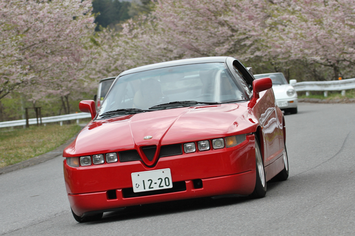 ファンの間ではES30のコードナンバーで呼ばれる1990年「アルファ・ロメオSZ」。SZはスプリント・ザガートの略で、その名のとおりザガートが手がけたスタイリングは超個性的。