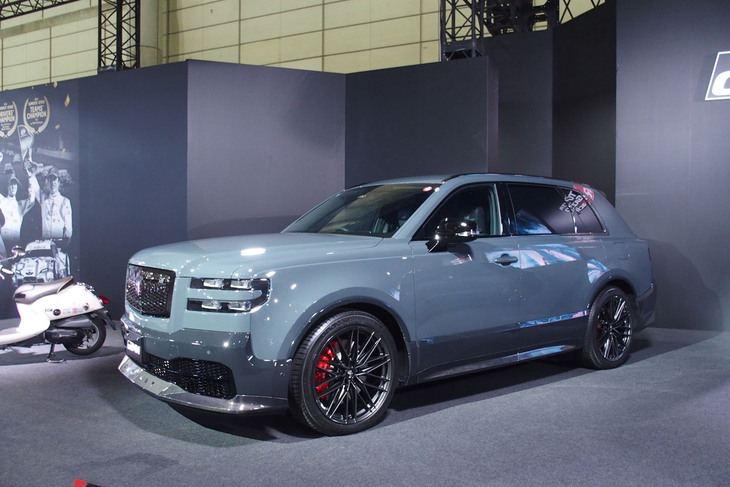 モリゾウの愛車として展示された「センチュリーGRMN」。