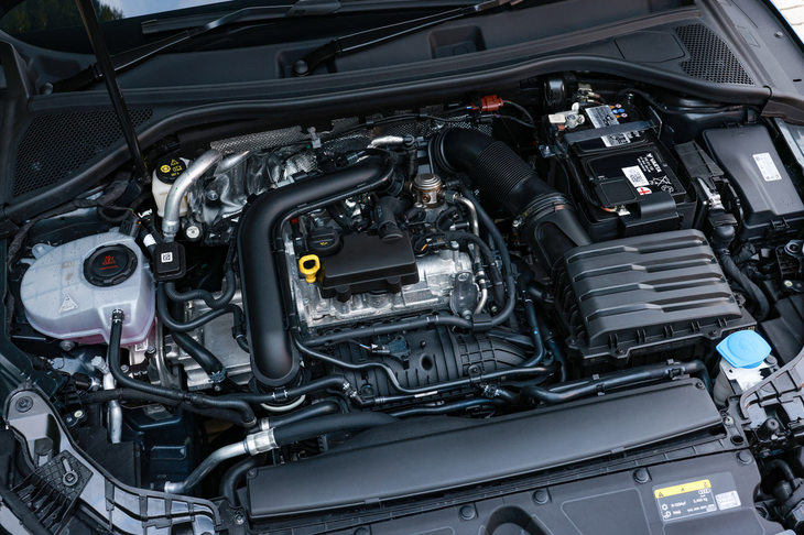 新型「アウディA3」に搭載される、1リッター直列3気筒直噴ターボエンジン「30 TFSI」。