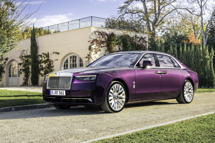 「ロールス・ロイス・ゴースト」がフェイスリフトを受け「シリーズ2」に進化。見た目の変化は大きくありませんが、どのような変更が加えられているのでしょうか？　シリーズ2に進化した「カリナン」ともども、南仏・プロヴァンスで試乗しました。（photo：Rolls-Royce）