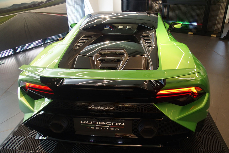 ランボルギーニ・ウラカン テクニカ（リアビュー）