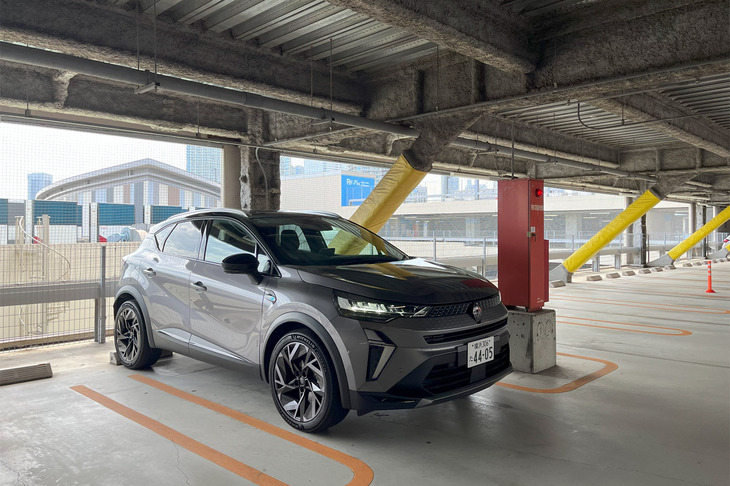 「ずいぶん変わったな」と評されることの多い「ルノー・キャプチャー」のマイナーチェンジモデル。2025年6月に日本に上陸したホットなフレンチSUVである。