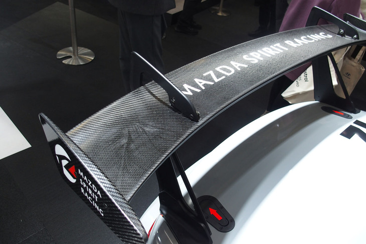 マツダ スピリット レーシング・ロードスターCNFコンセプト